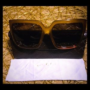 Sunglasses***Gucci***